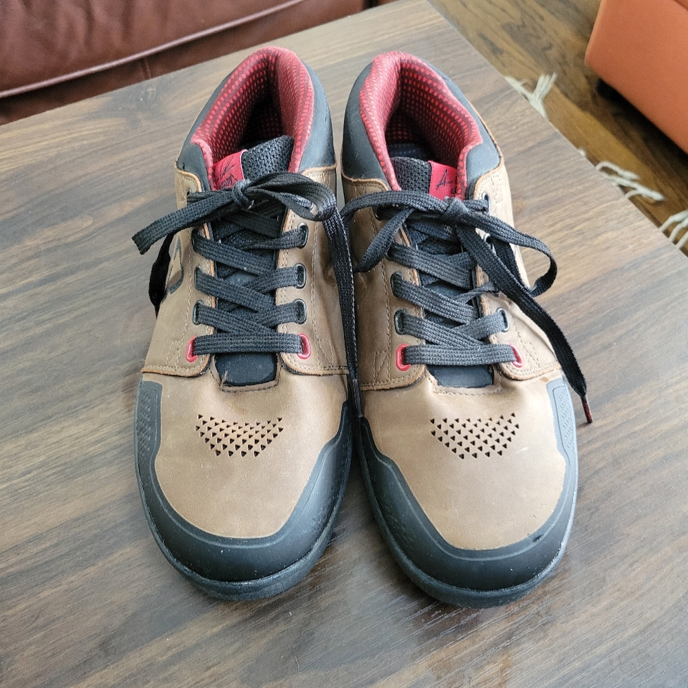 Leatt 3.0 Flat Pedal Shoes Aaron Chase Edition Men's Size 11 Biking Performance